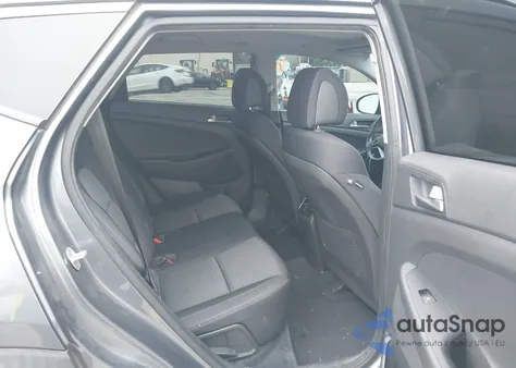 2017 Hyundai Tucson Value z USA, uszkodzony, nr VIN KM8J33A21HU560817